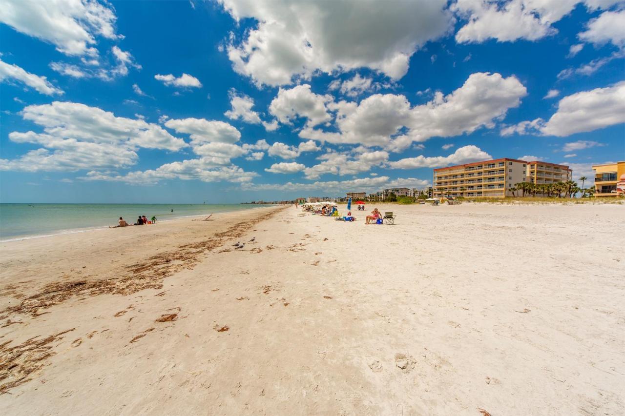 204 Crimson Condos St. Pete Beach Exterior photo