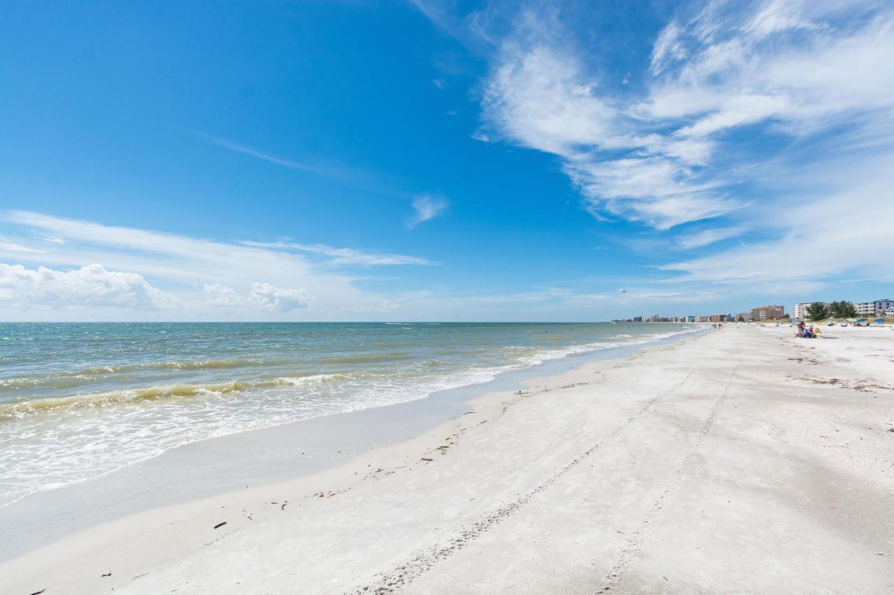 204 Crimson Condos St. Pete Beach Exterior photo